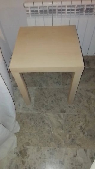 Mesa baja de madera color beige/marrón
