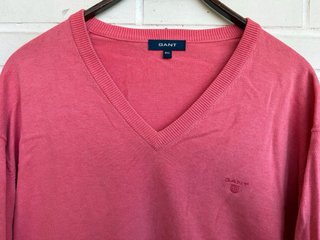 Sueter cuello pico salmón GANT talla 2XL