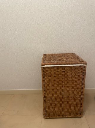 Cestas de mimbre Ikea y cesto de lavandería
