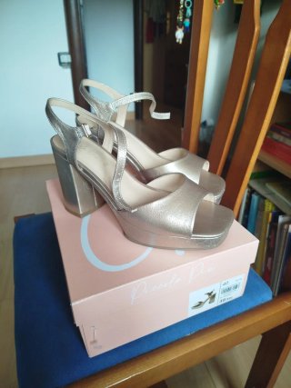 Sandalias Piccola Piu doradas talla 40