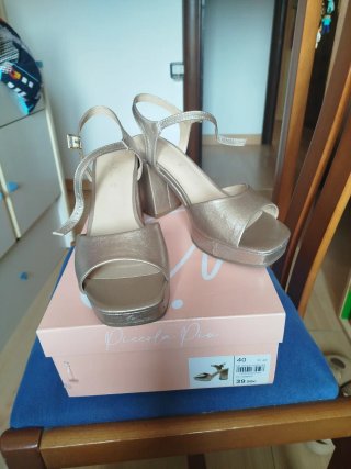 Sandalias Piccola Piu doradas talla 40