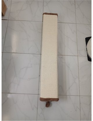 Amazon Basics Rascador para gatos de interior - resistente - con suelo de alfombra - alto y grande 90 cm - color marrón