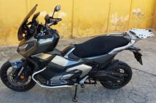 Honda XADV 750 cc Seminueva con muchos acesorios.