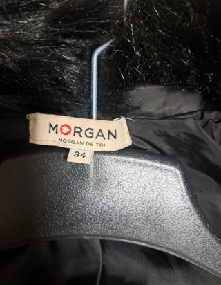 Abrigo Morgan Negro con Cuello de Pelo