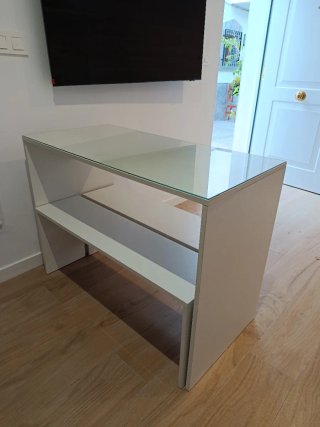 Conjunto mesa y 2 bancos blanco