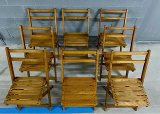 Sillas plegables de madera antiguas