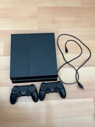 PS4 (PlayStation 4) Negra + 2 Mandos