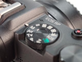 Canon EOS RP Cámara Mirrorless con adaptador