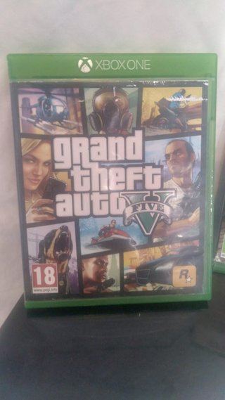 Xbox One con juegos y cables SIN MANDO
