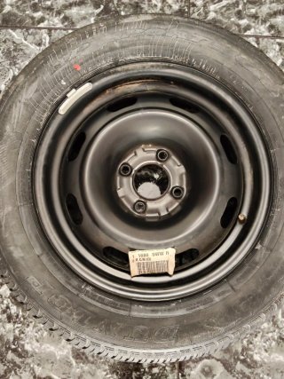 Neumático Dunlop 195/65 R15 91H con llanta