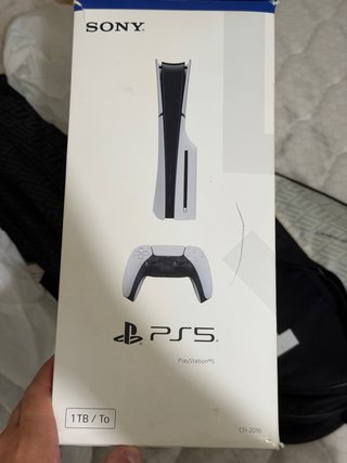 Consola PS5 1TB + 2 Mandos (Morado y Blanco)