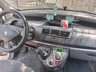Peugeot 807 2004