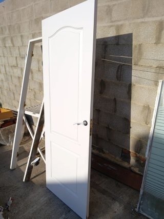 Puerta de paso blanca con diseño9⁰