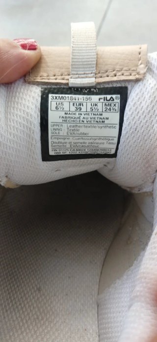 Zapatillas Fila Plataforma Beige y Blancas