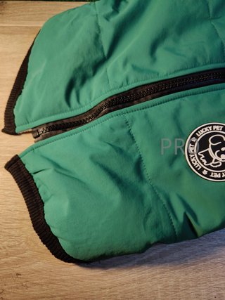 Abrigo impermeable para perros con arnés