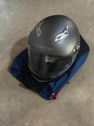 Casco de moto LS2 gris