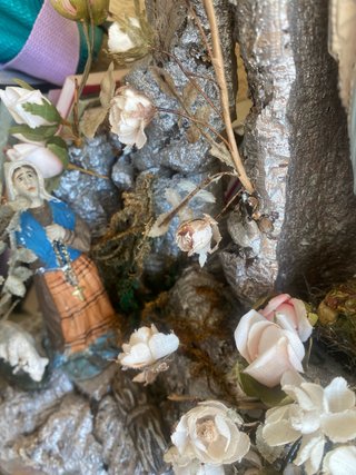 Imagen religiosa cúpula flores