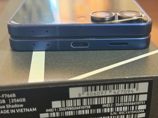 Samsung Galaxy Z Flip 7