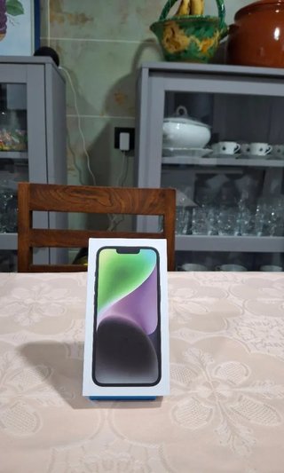 Caja iPhone 14 Negro