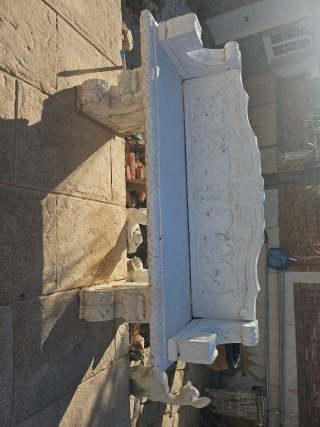 Banco de piedra tallado