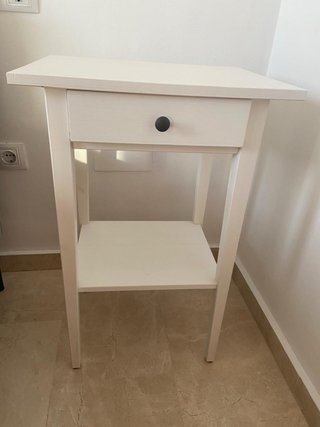 2 Mesas de noche de madera blanca