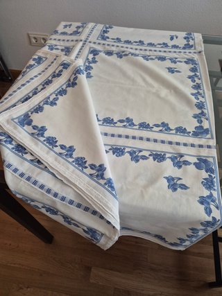 Set di due tovaglie per tavoli grandi