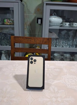 Caja iPhone 13 Pro Dorado