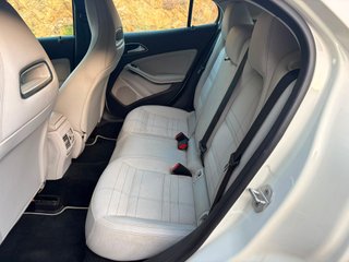 Mercedes-Benz GLA 200 CDI STYLE 7G-DCT 2014