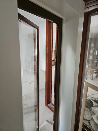 Puerta balconera exterior mixta