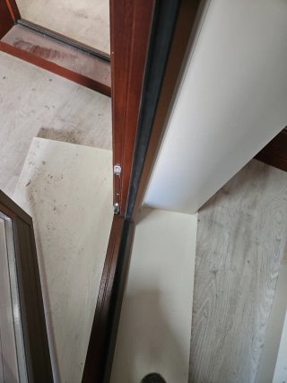Puerta balconera exterior mixta