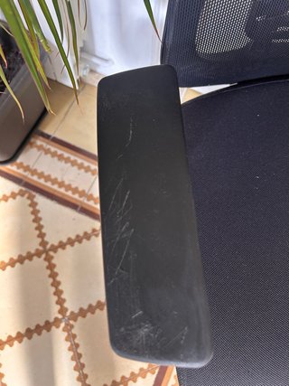 Silla de oficina regulable negra