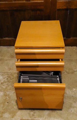 Cajonera de oficina de madera