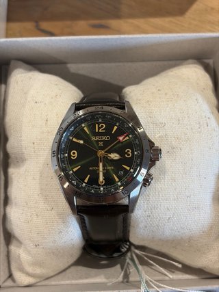 Seiko Prospex Alpinist GMT Verde