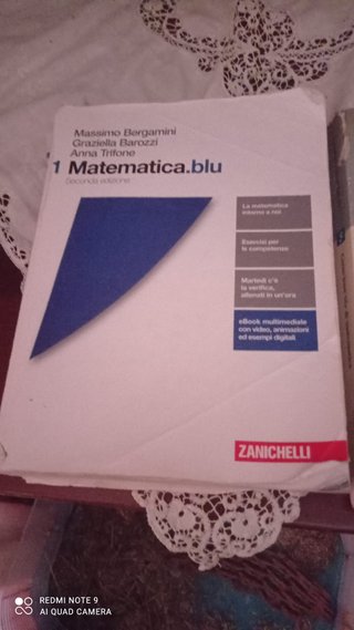 Libri scientifico matematica e biologia.