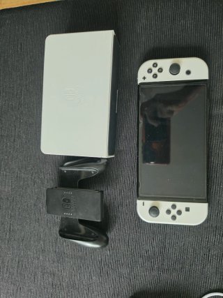 Nintendo Switch OLED + Cables