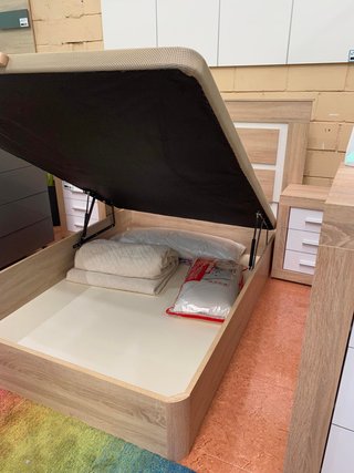 Canape 135x190cm Madera y Tela