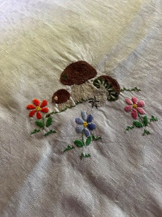 Tovaglia vintage ricamata a mano