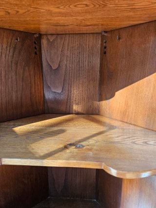 Alacena antigua de madera