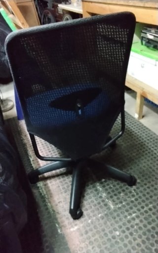 Silla de oficina ergonómica negra y azul