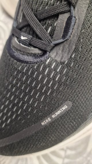 Zapatillas Nike Vomero 18 Negras Blancas