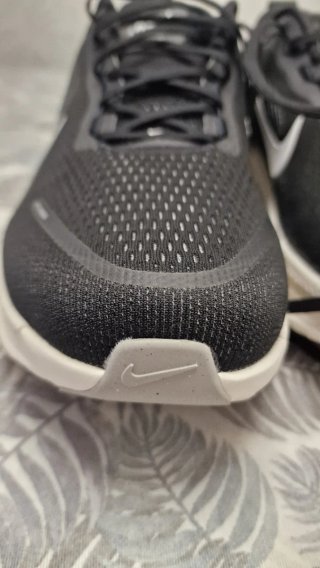 Zapatillas Nike Vomero 18 Negras Blancas