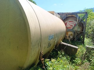 Depósito de agua grande