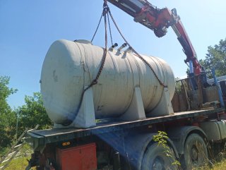 Depósito de agua grande