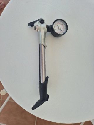 Bomba para suspensión neumática Harley Davidson