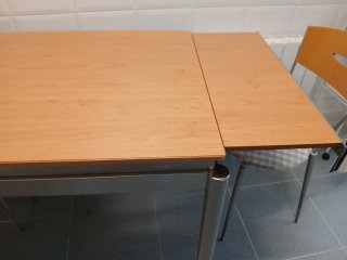 Mesa de cocina madera y metal