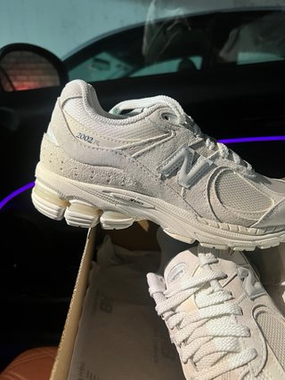 Zapatillas New Balance 2002R Beige