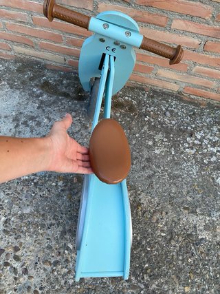 Moto Vespa infantil de madera
