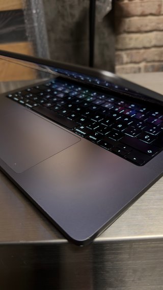 MacBook Pro 2023 M3 14" 512GB 16gb RAM