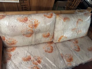 Sofa 3 plazas de bambu  con cojines