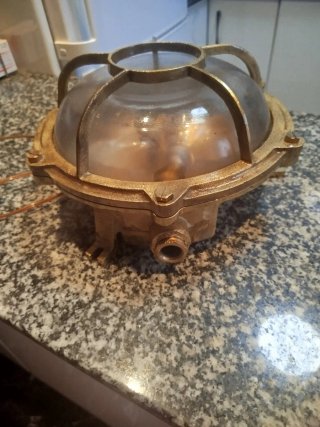 Lámpara de bronce estilo barco ojo de buey